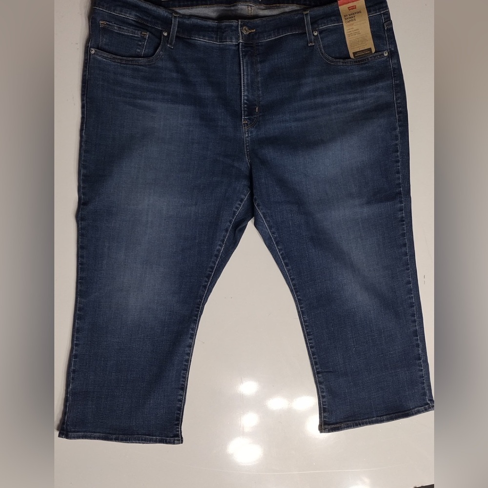 Levis Women’s Blue Jeans size 24 w brand new w tags